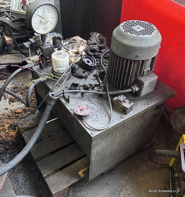 Ohýbačka plechů hydraulická XONM 2000/2 B (2 - Ohybacka plechu hydraulicka XONM 2000-2 B (6).JPG)